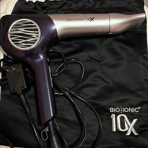 Bio Ionic 10X Featherlight Blowdryer